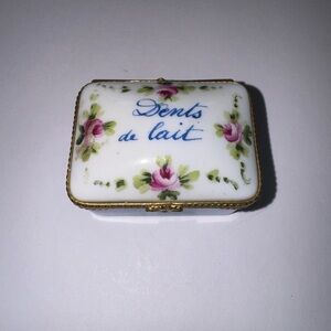Antique hand painted Limoges porcelain tooth box